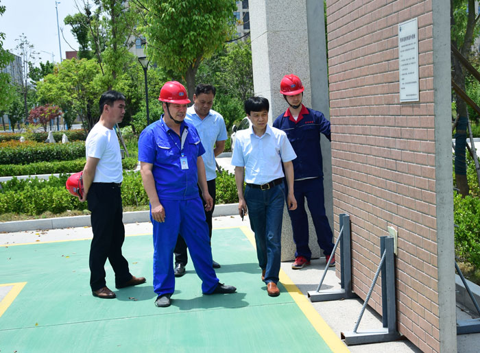 5月22日，市房管局黨組成員、副局長史兆軍到晶宮綠建集團(tuán)調(diào)研.jpg